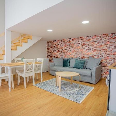 Boutique Apartment In Akacfa Street Boedapest Buitenkant foto